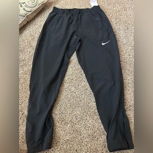 mens nike joggers